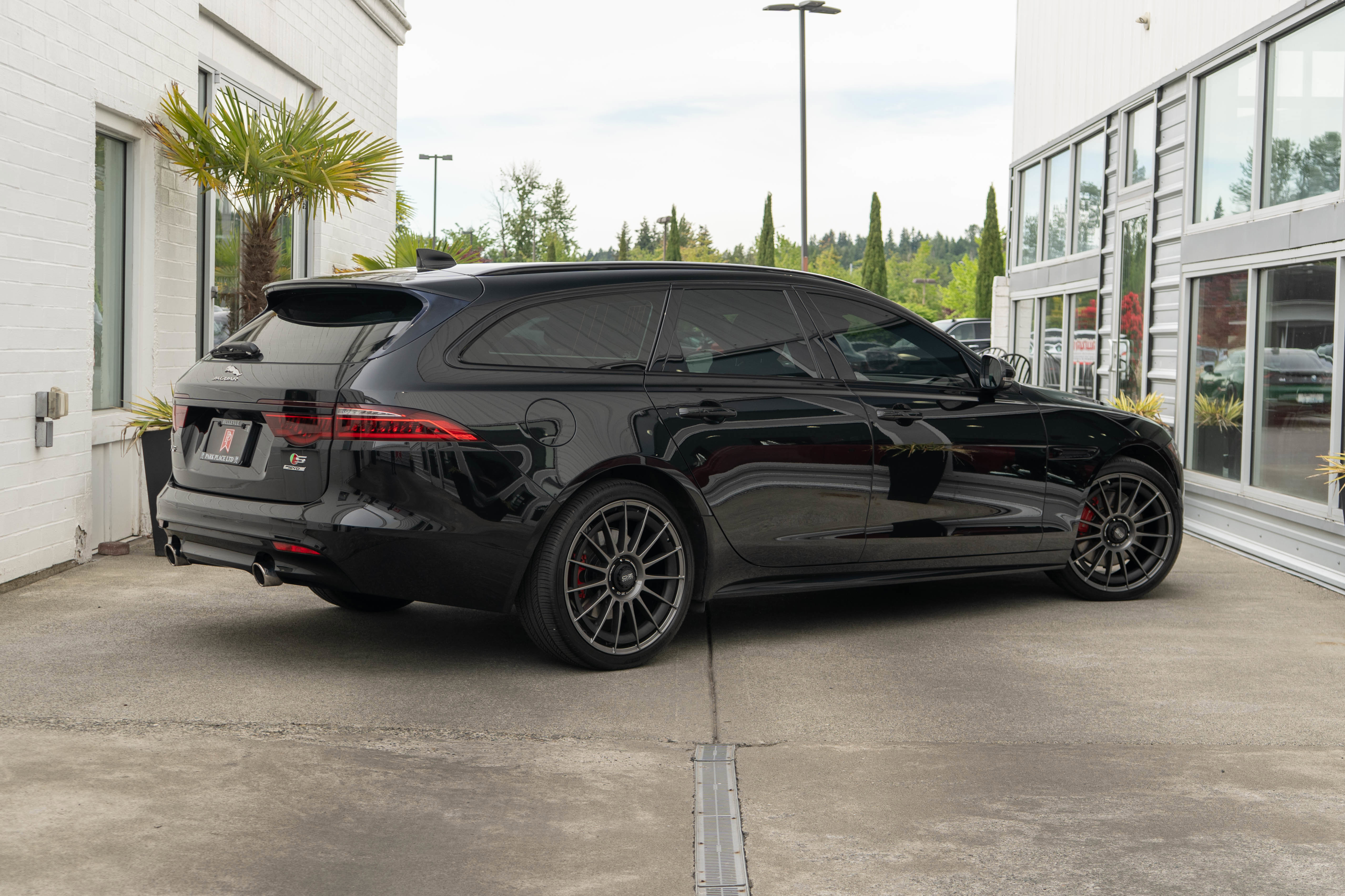 Used 2018 Jaguar XF S AWD/4WD image 7