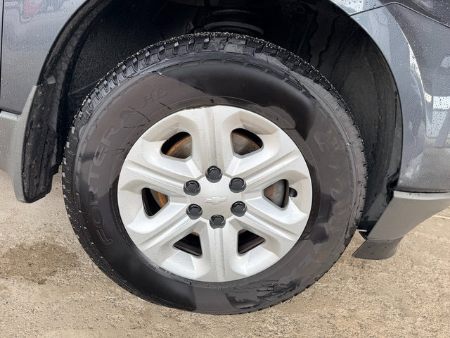 Used 2012 Chevrolet Traverse LS FWD image 12