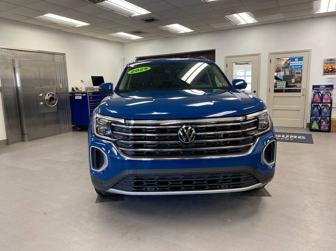 Used 2025 Volkswagen Atlas SE image 22