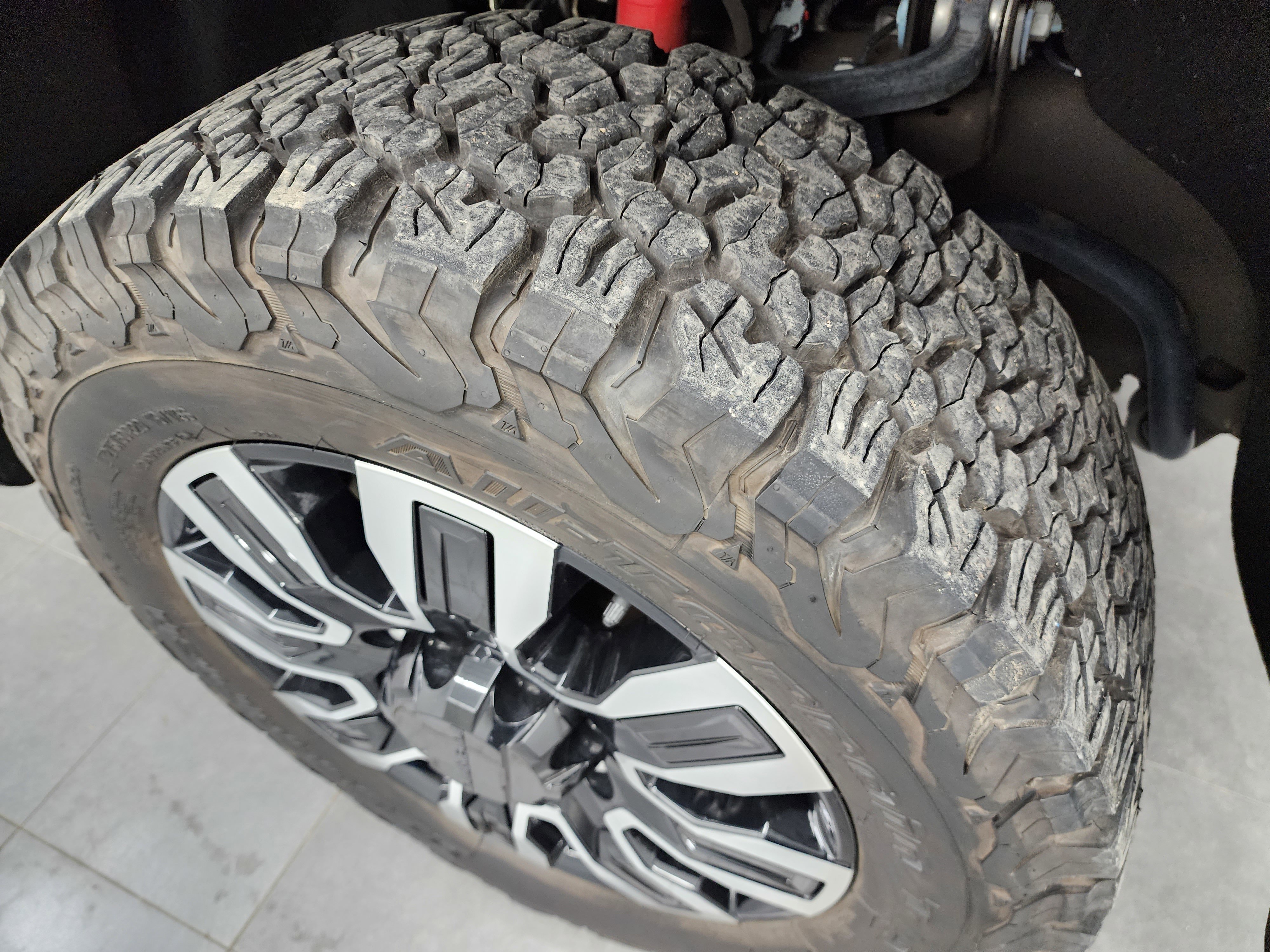 Used 2023 GMC Sierra 3500 Denali w/ Denali Ultimate Package image 3