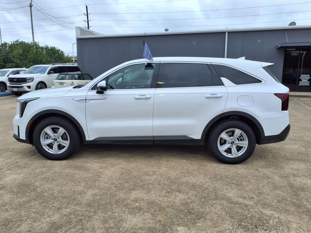 Used 2026 Kia Sorento LX FWD image 5