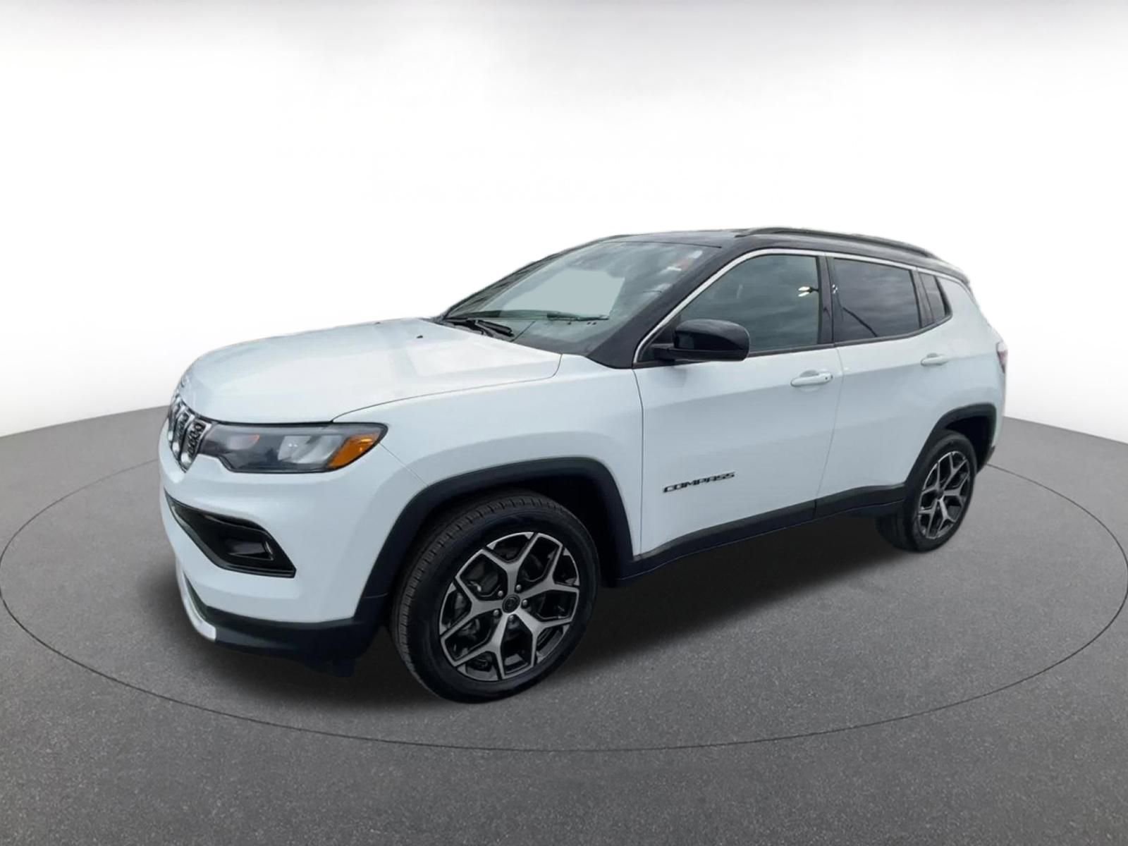 Used 2025 Jeep Compass Limited image 8
