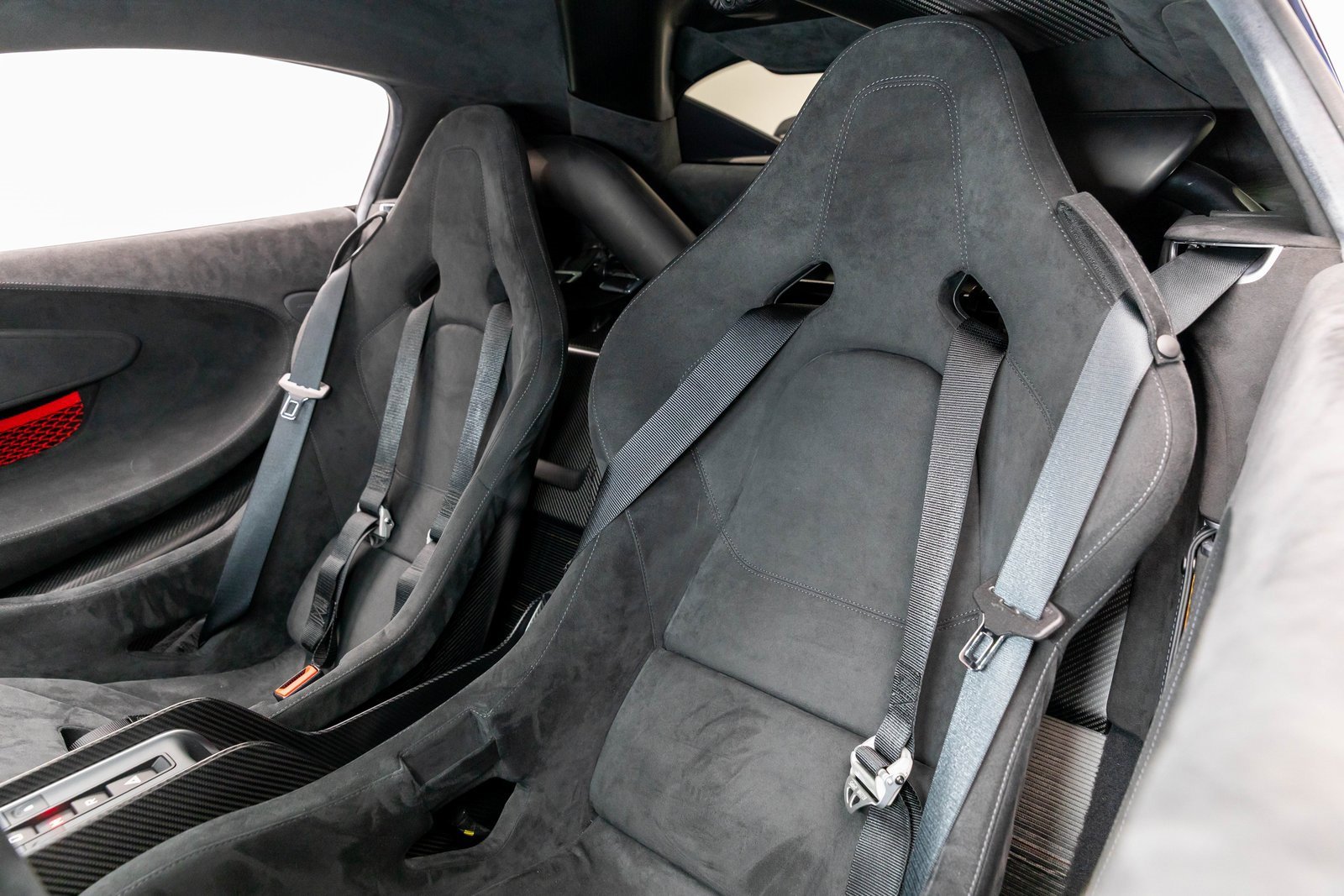 Used 2020 McLaren 620R RWD image 11