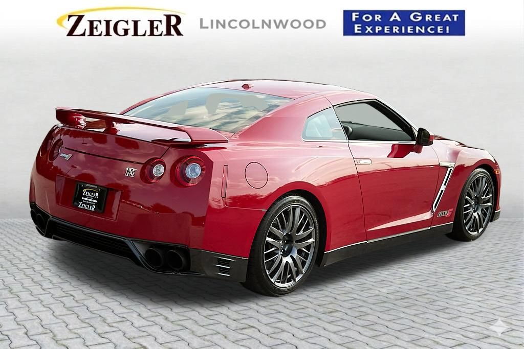 Used 2016 Nissan GT-R Premium AWD/4WD image 13