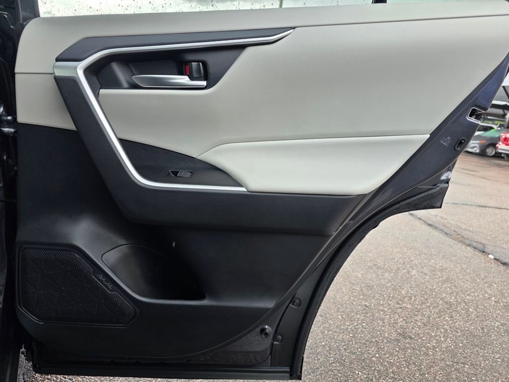 Used 2025 Toyota RAV4 XLE Premium image 29