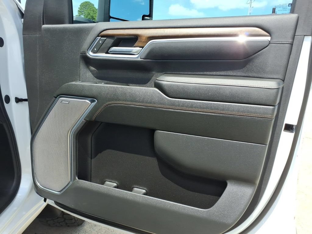 Used 2024 Chevrolet Silverado 2500 High Country w/ High Country Premium Package AWD/4WD image 12