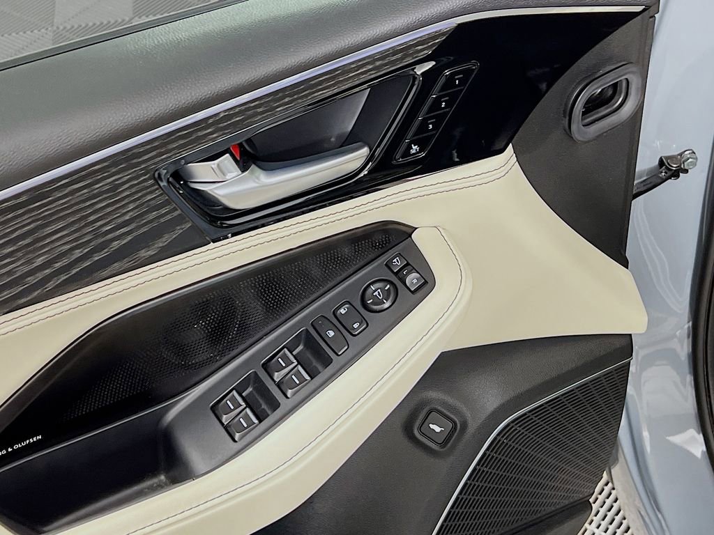 Used 2025 Acura MDX Type S image 17