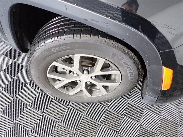 Used 2023 Jeep Grand Cherokee L Limited image 41