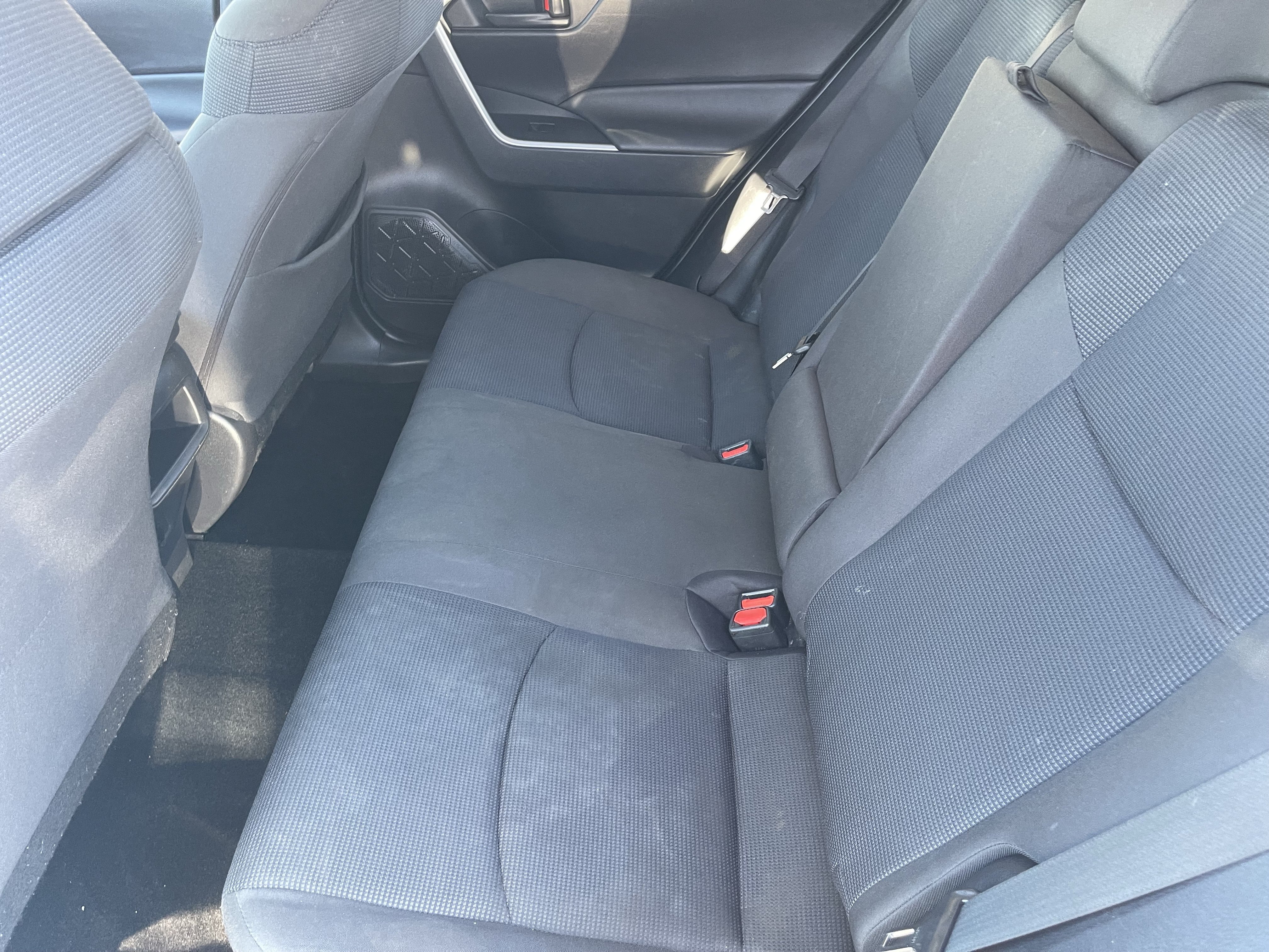 Used 2019 Toyota RAV4 LE w/ All Weather Liner Package FWD image 18
