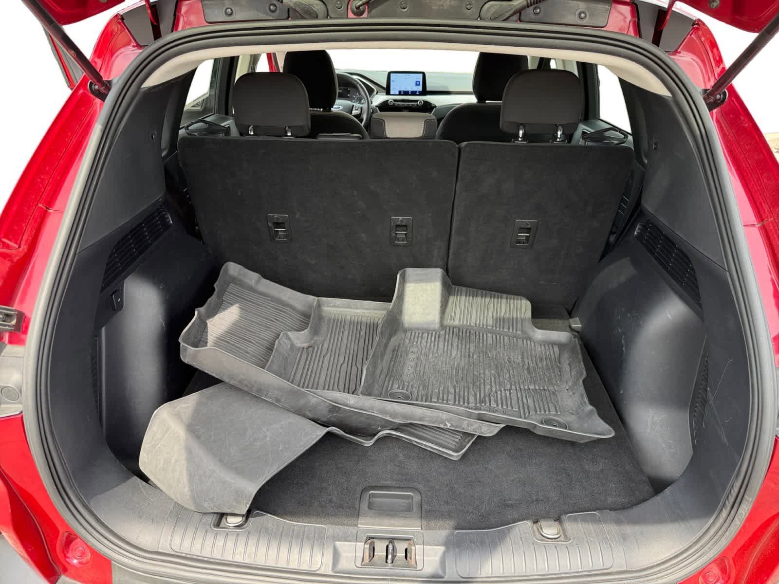 Used 2022 Ford Escape SE w/ Cold Weather Package FWD image 23