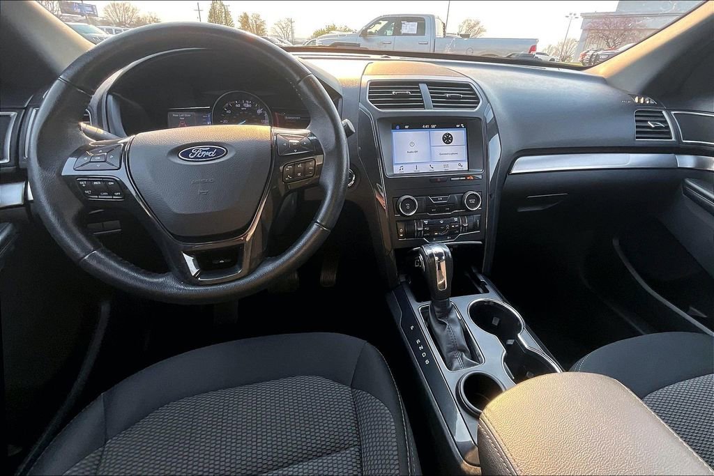 Used 2018 Ford Explorer XLT w/ Equipment Group 201A image 14