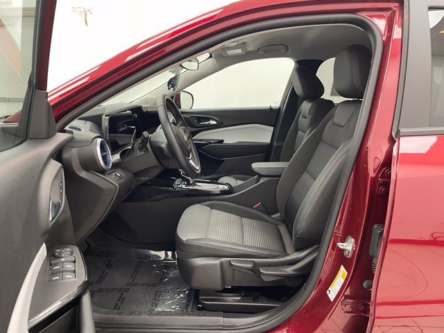 Used 2024 Chevrolet Trax LT w/ Driver Confidence Package FWD image 15