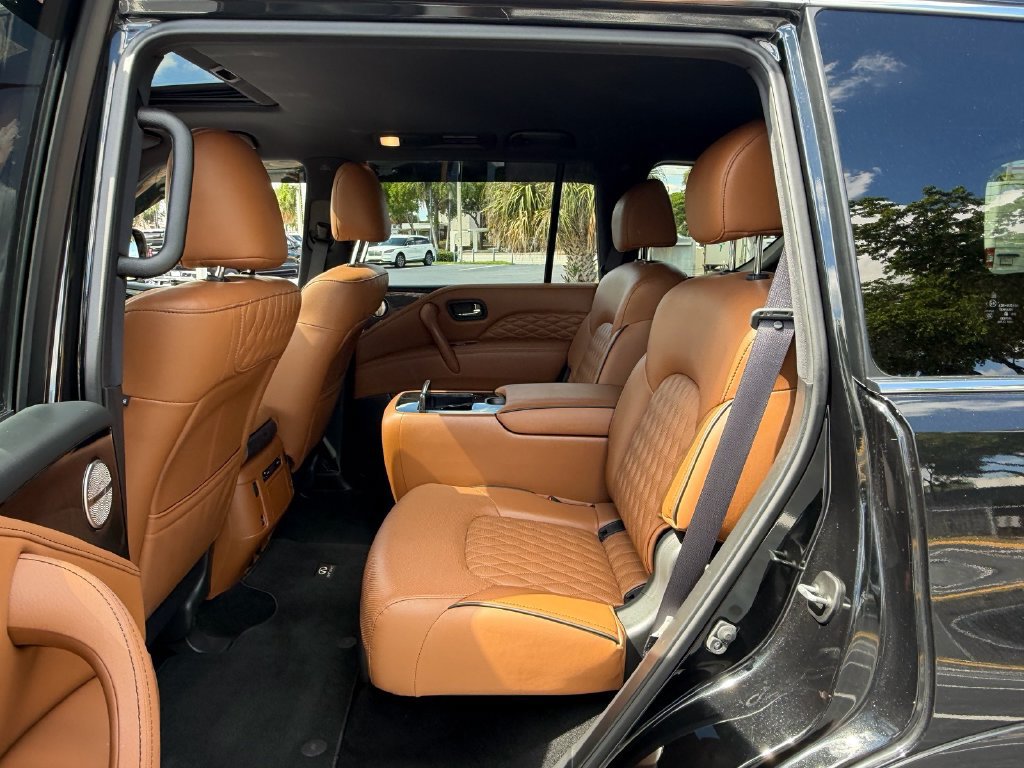 Used 2024 INFINITI QX80 Sensory AWD/4WD image 11