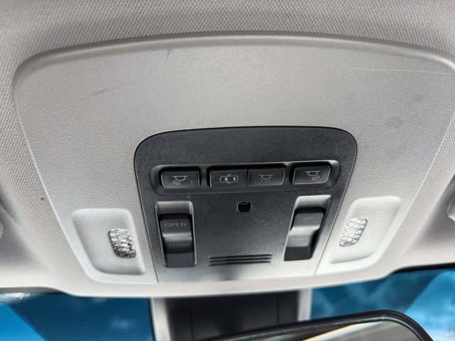 Used 2018 Toyota Camry SE w/ Moonroof Package FWD image 20
