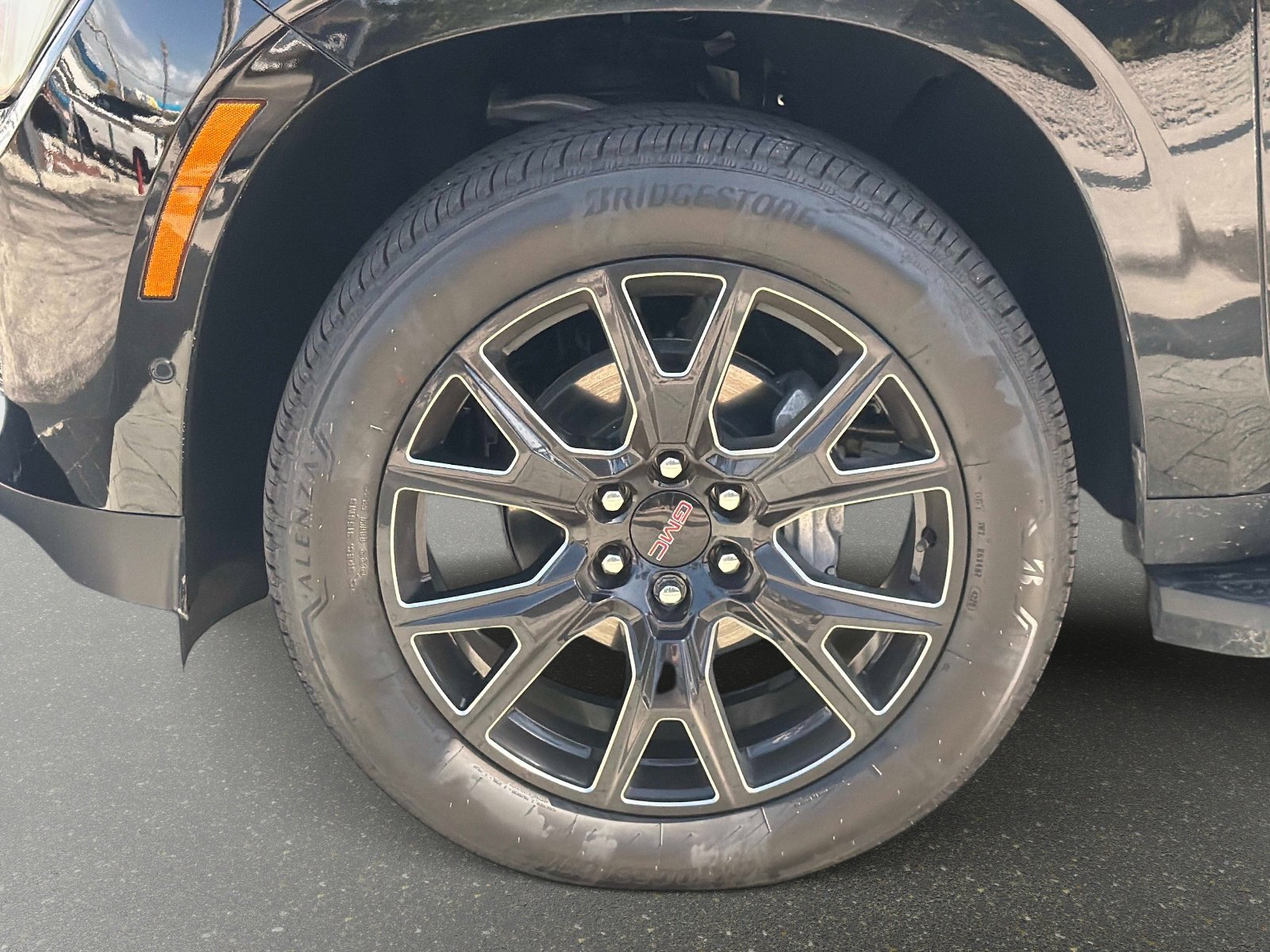 Used 2026 GMC Yukon Denali w/ Advanced Technology Package image 11