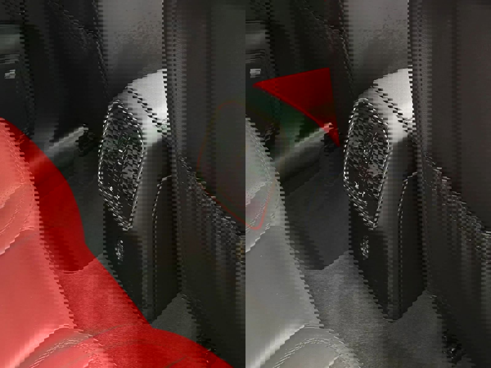 Used 2019 Porsche Macan S w/ Premium Package Plus image 21