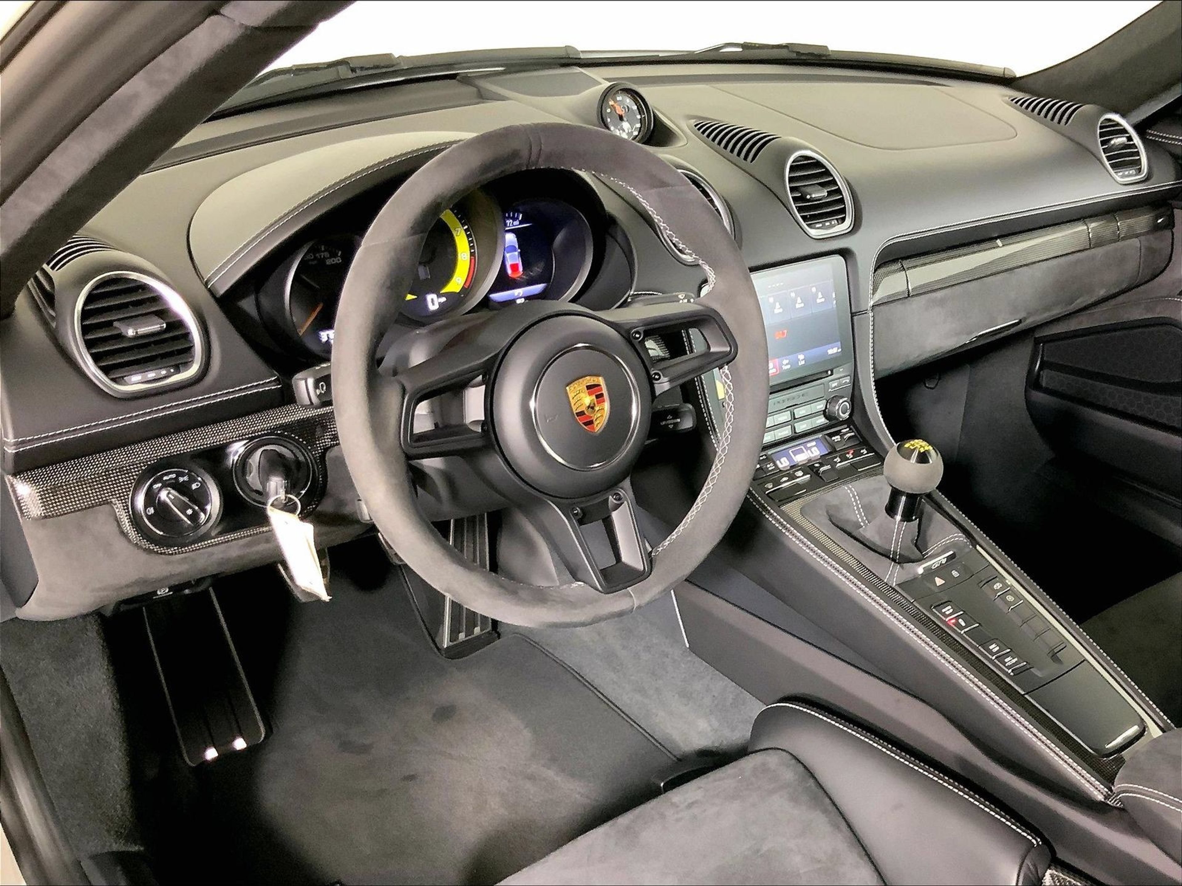 Certified 2020 Porsche 718 Cayman GT4 RWD image 4