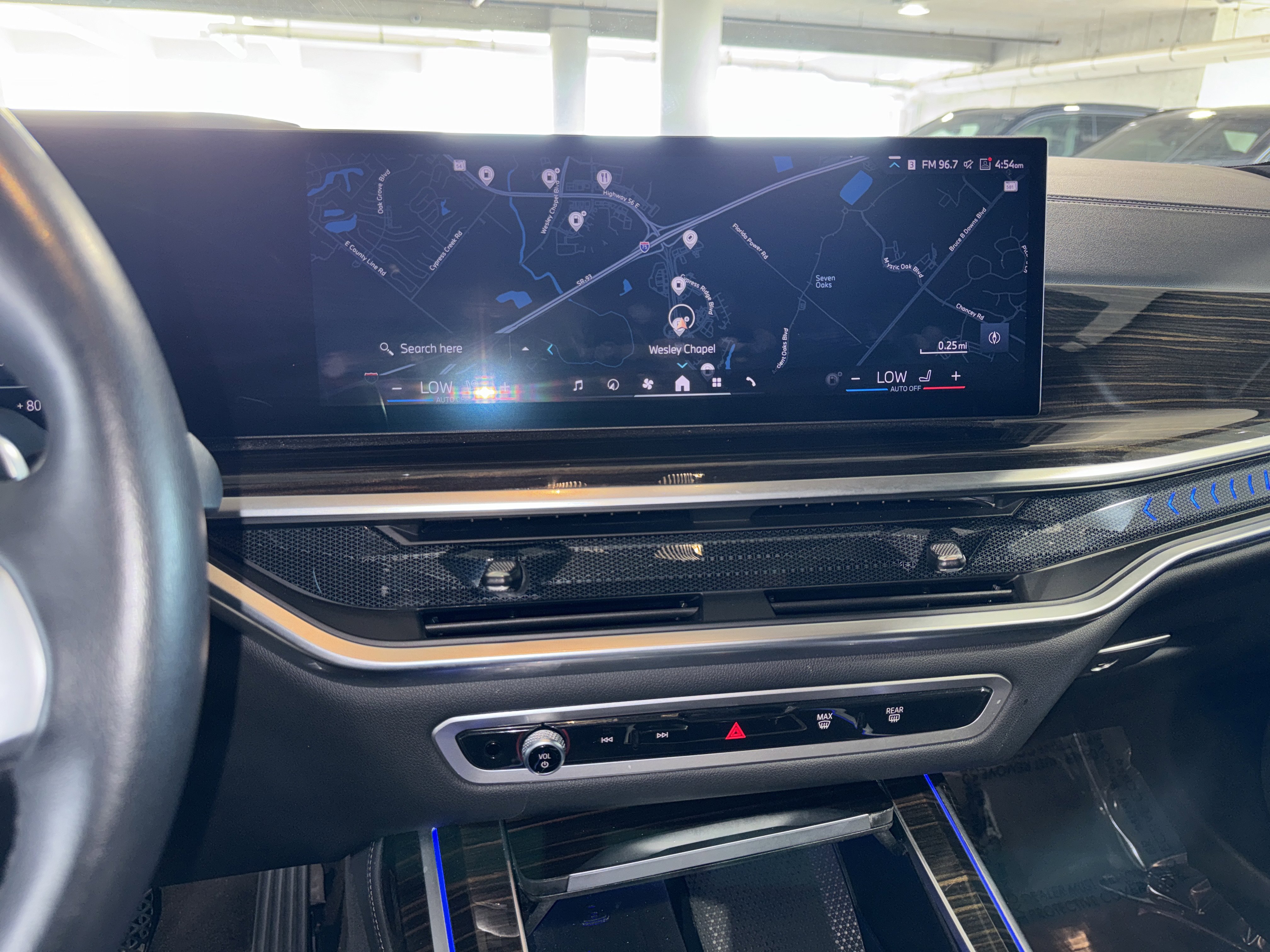 Certified 2024 BMW X7 xDrive40i image 27