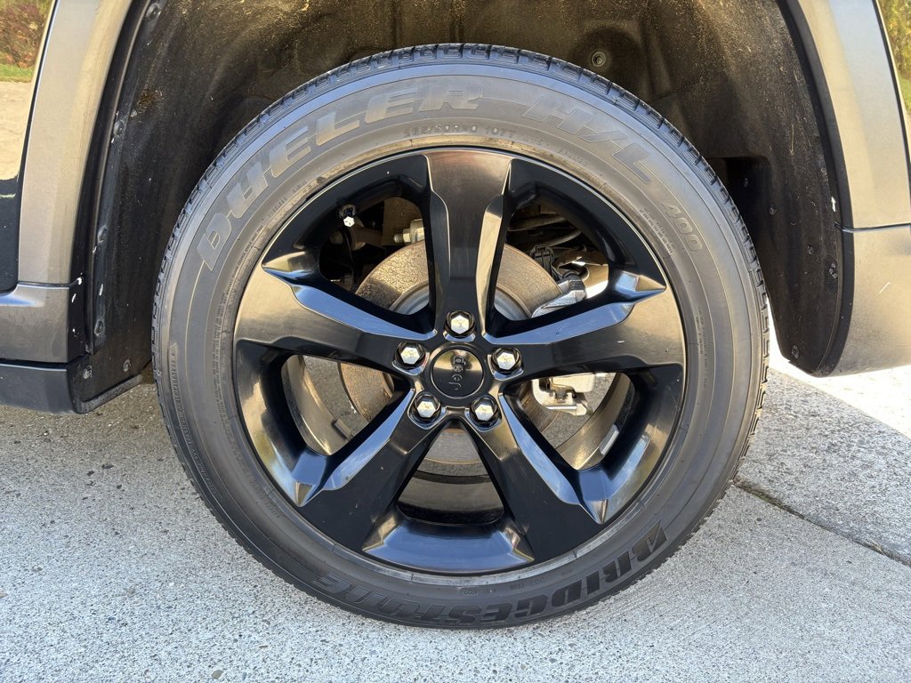 Used 2023 Jeep Grand Cherokee Altitude image 11