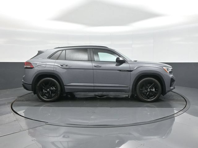 Used 2026 Volkswagen Atlas Cross Sport SEL R-Line AWD/4WD image 8
