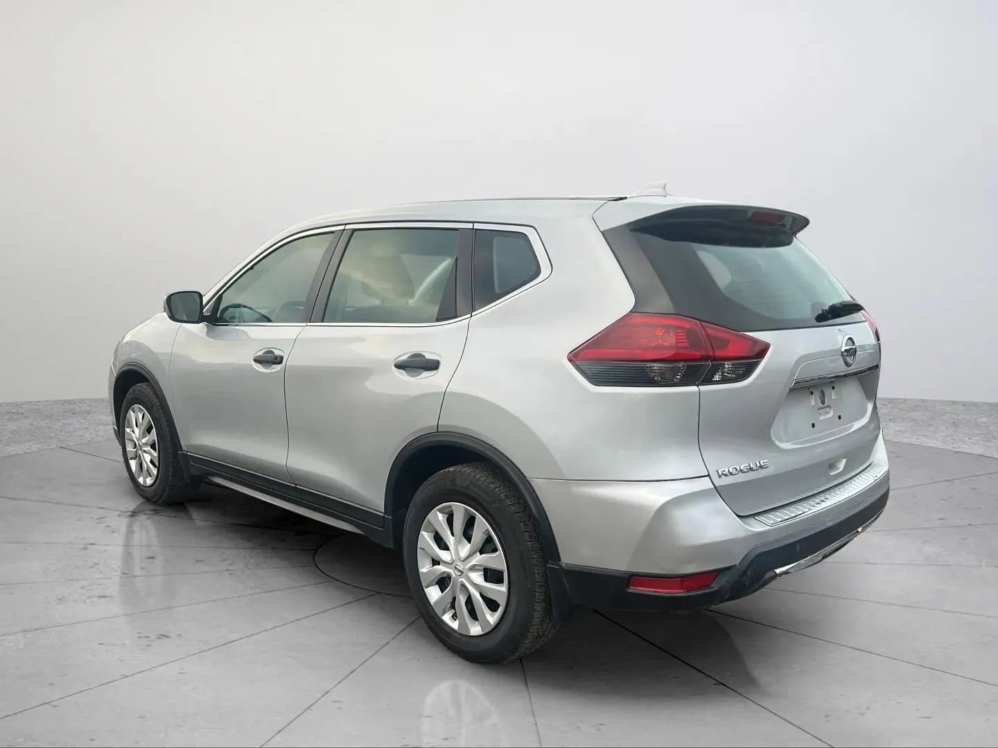 Used 2020 Nissan Rogue S image 4