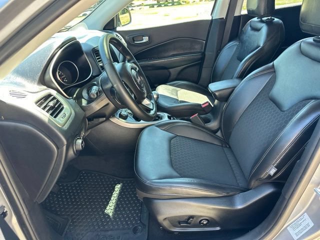 Used 2018 Jeep Compass Latitude w/ Popular Equipment Group AWD/4WD image 11