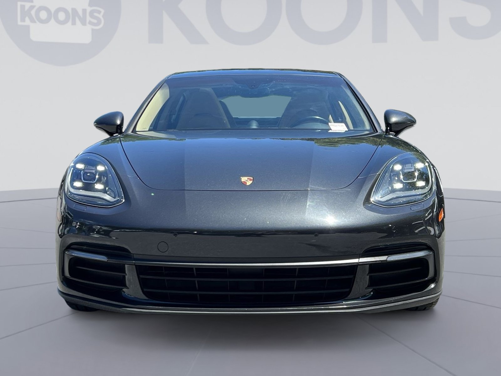 Used 2018 Porsche Panamera RWD image 4