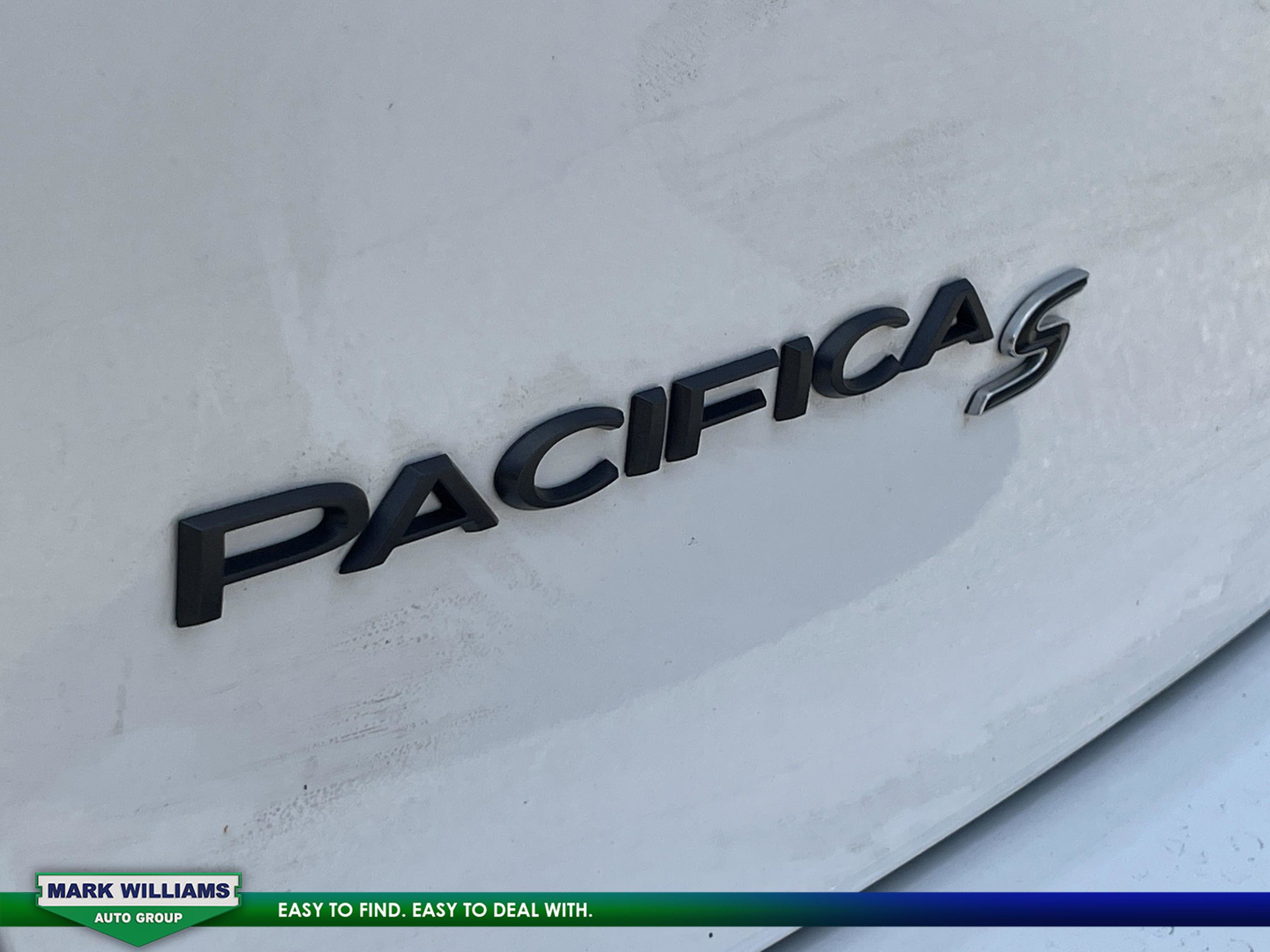 Used 2024 Chrysler Pacifica Limited w/ S Appearance Package image 10