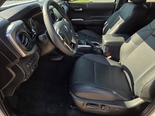 Used 2023 Toyota Tacoma Limited AWD/4WD image 21