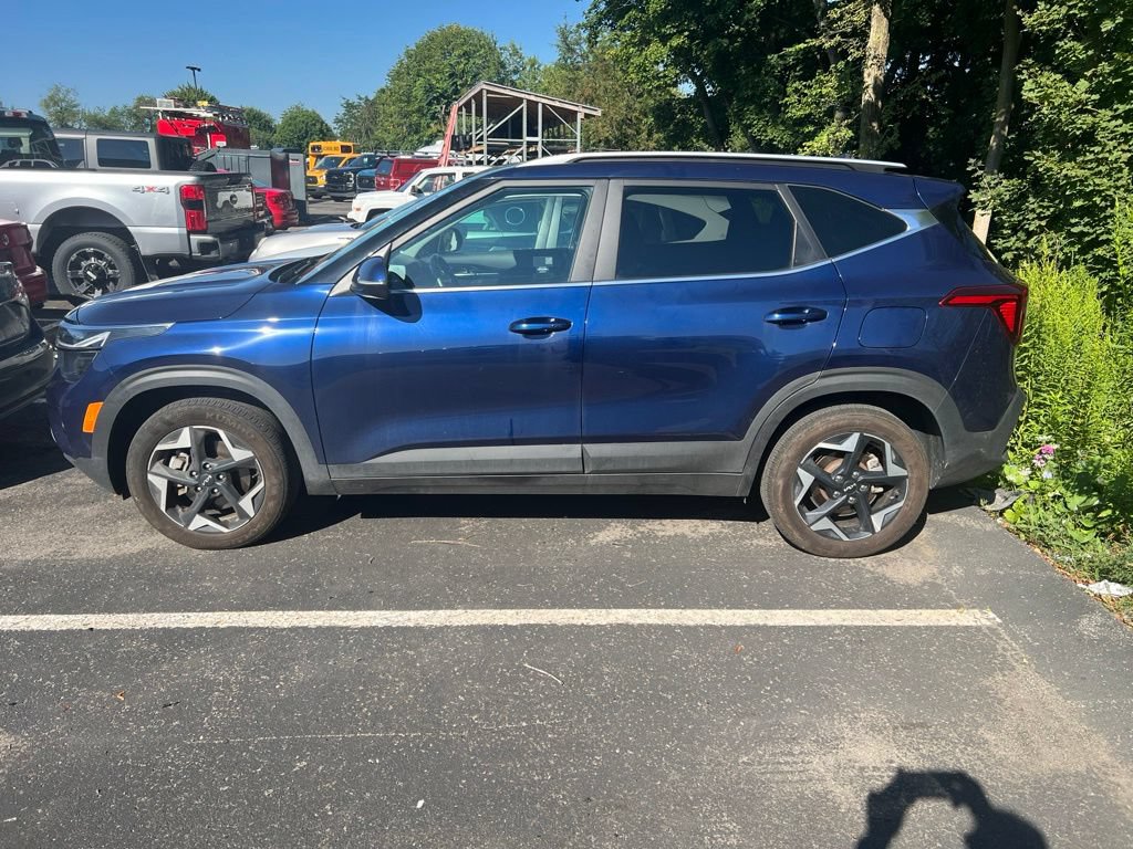 Used 2024 Kia Seltos EX AWD/4WD image 4