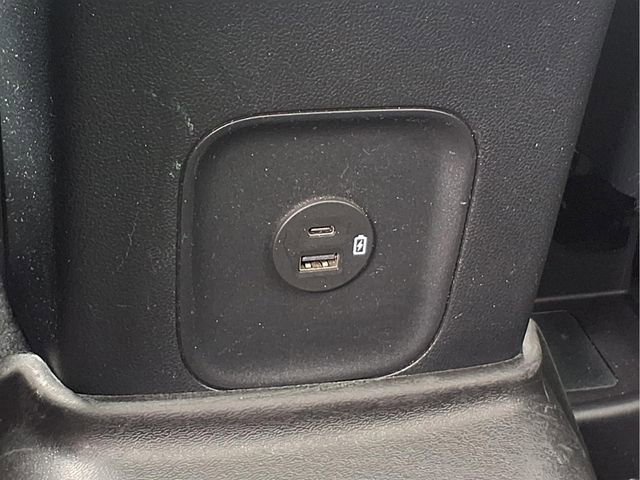 Used 2020 Ford Escape SE image 22