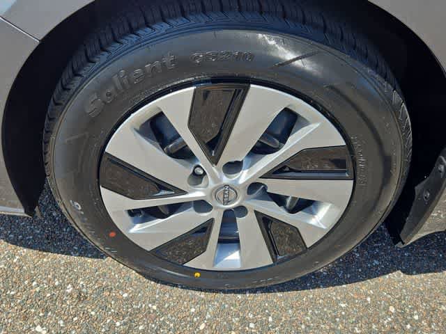 Used 2024 Nissan Altima 2.5 S FWD image 13