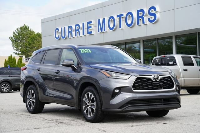Used 2023 Toyota Highlander XLE