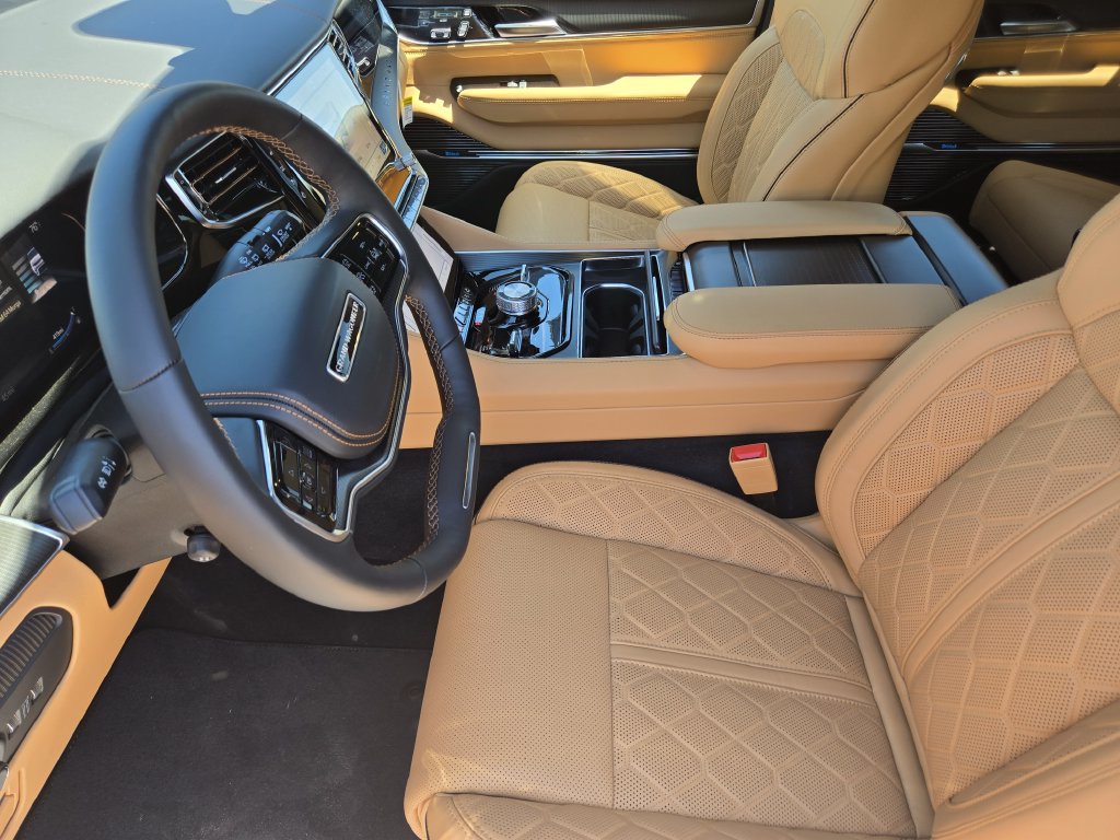 New 2026 Jeep Grand Wagoneer L Summit AWD/4WD image 8