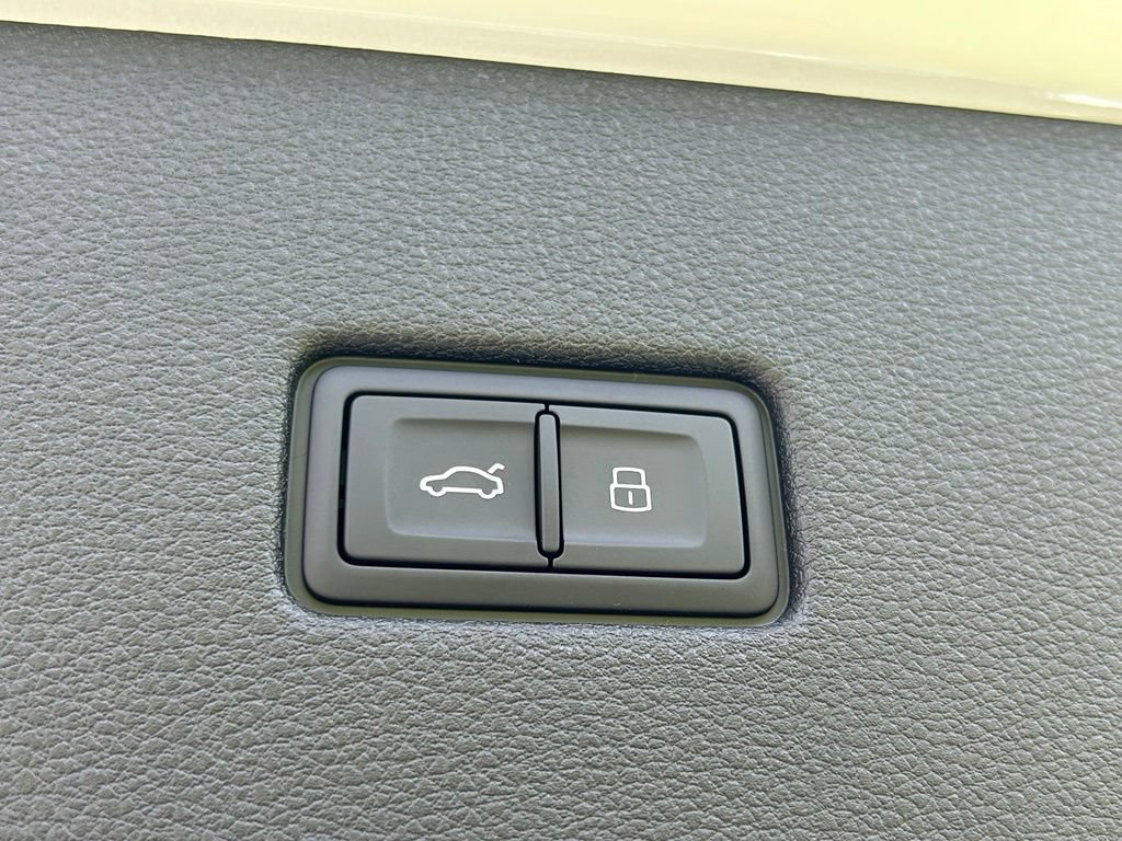 New 2026 Audi SQ8 Prestige AWD/4WD image 52