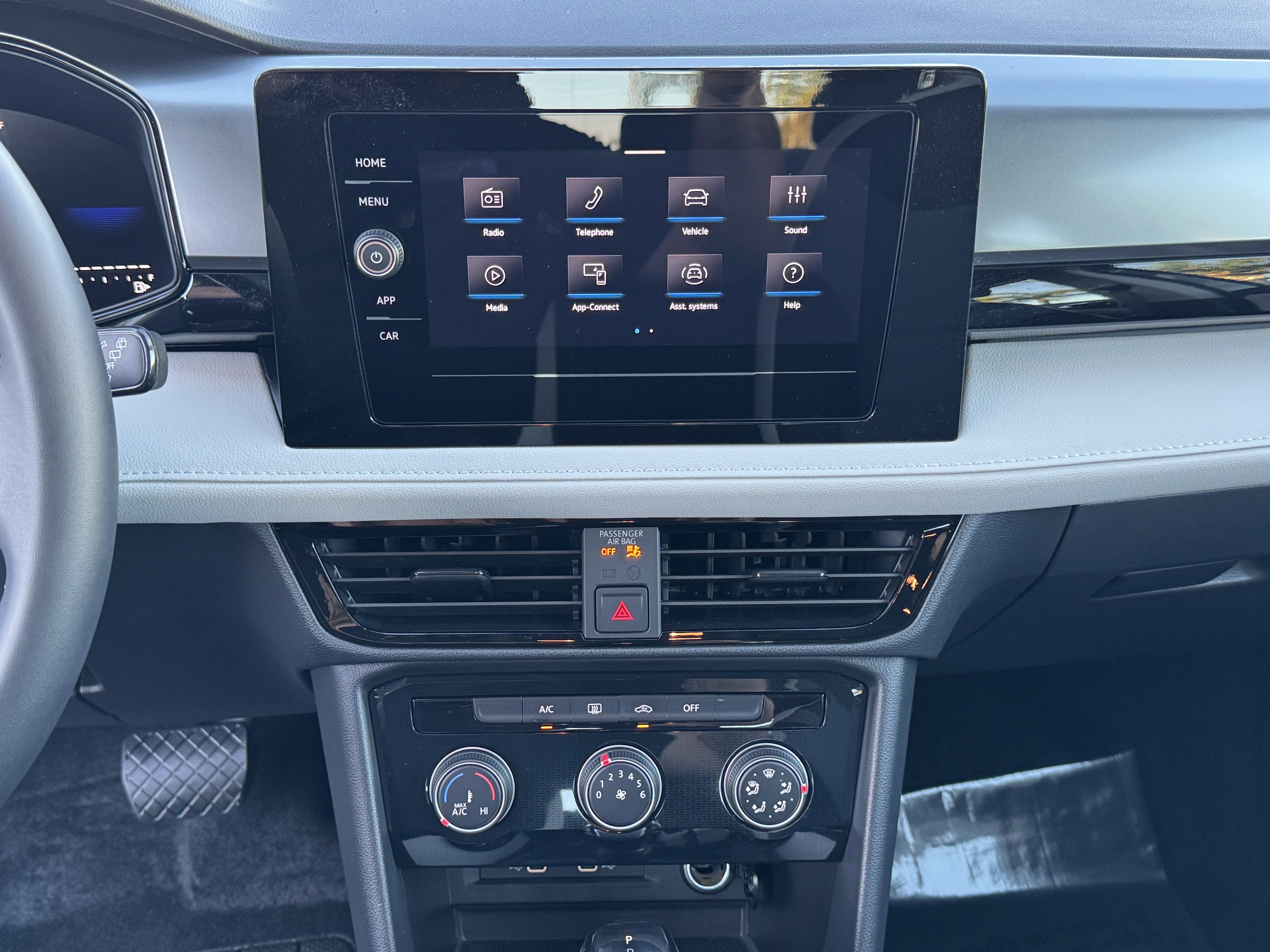 Used 2025 Volkswagen Taos S image 23