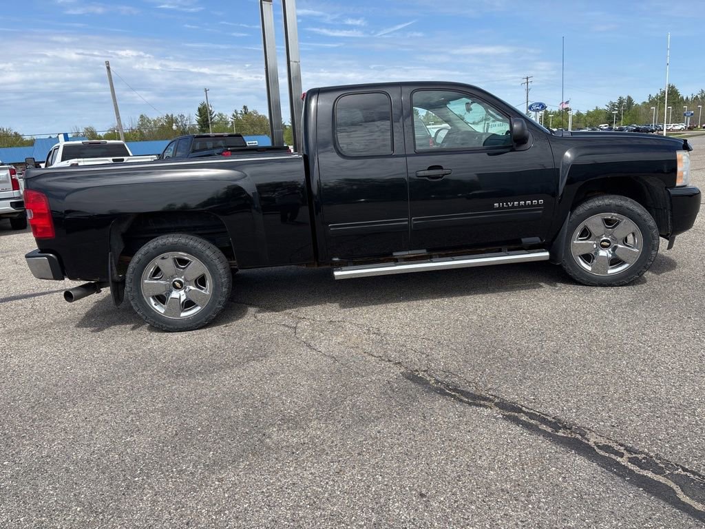 Used 2011 Chevrolet Silverado 1500 LT w/ All-Star Edition AWD/4WD image 8