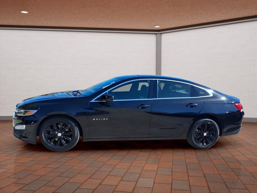 Used 2024 Chevrolet Malibu LT FWD image 2
