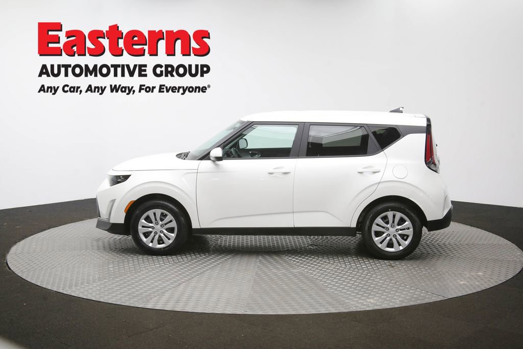 Used 2025 Kia Soul LX FWD image 60