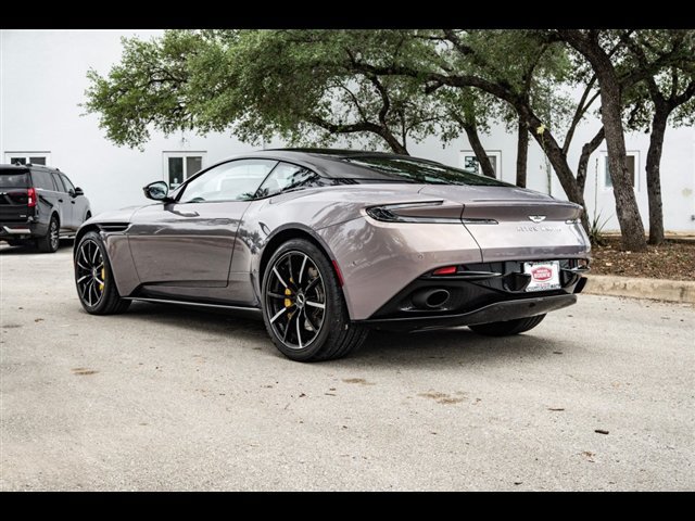 Used 2023 Aston Martin DB11 Coupe RWD image 7