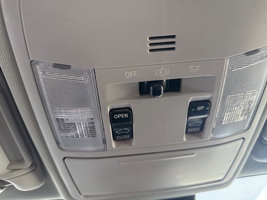 Used 2016 Toyota RAV4 Limited image 19