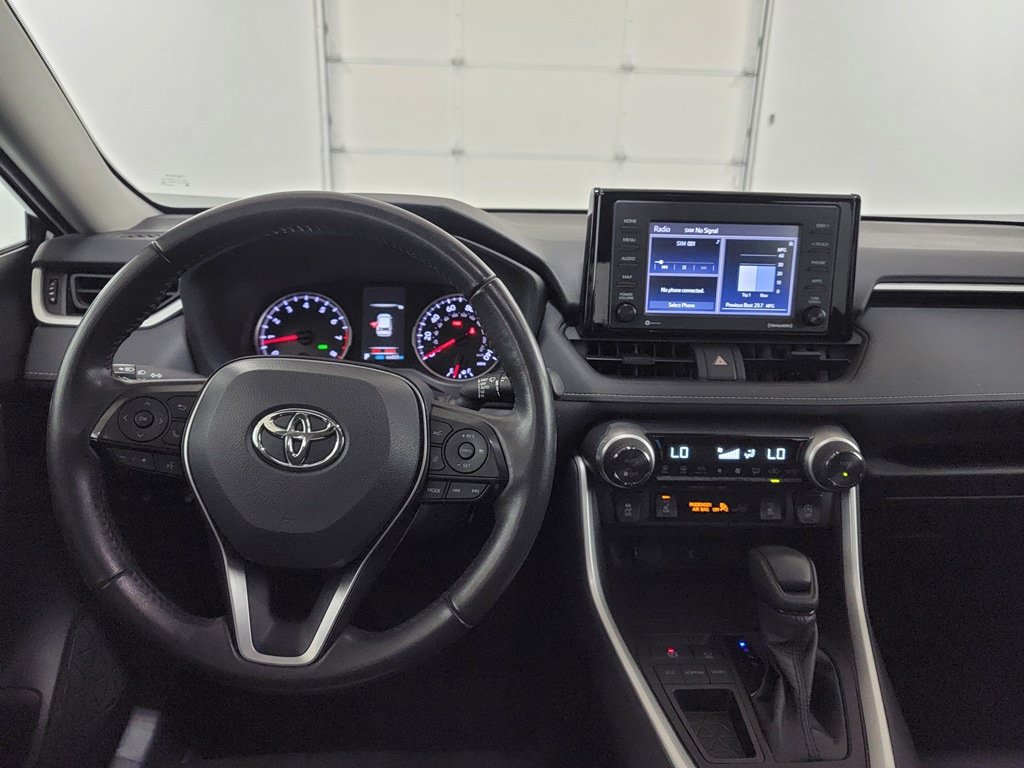Used 2022 Toyota RAV4 XLE w/ Convenience Package FWD image 11