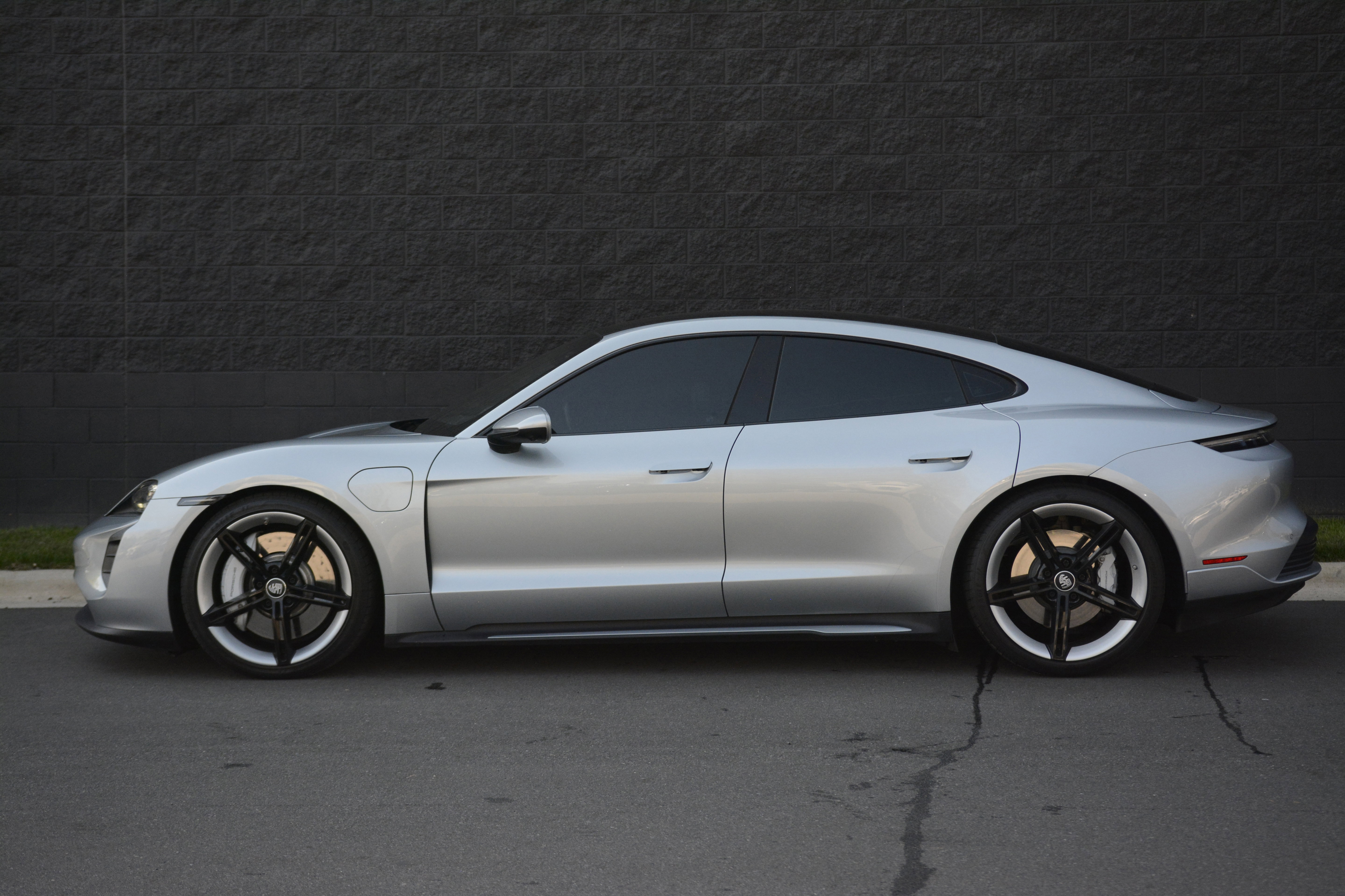 Certified 2022 Porsche Taycan 4S image 2