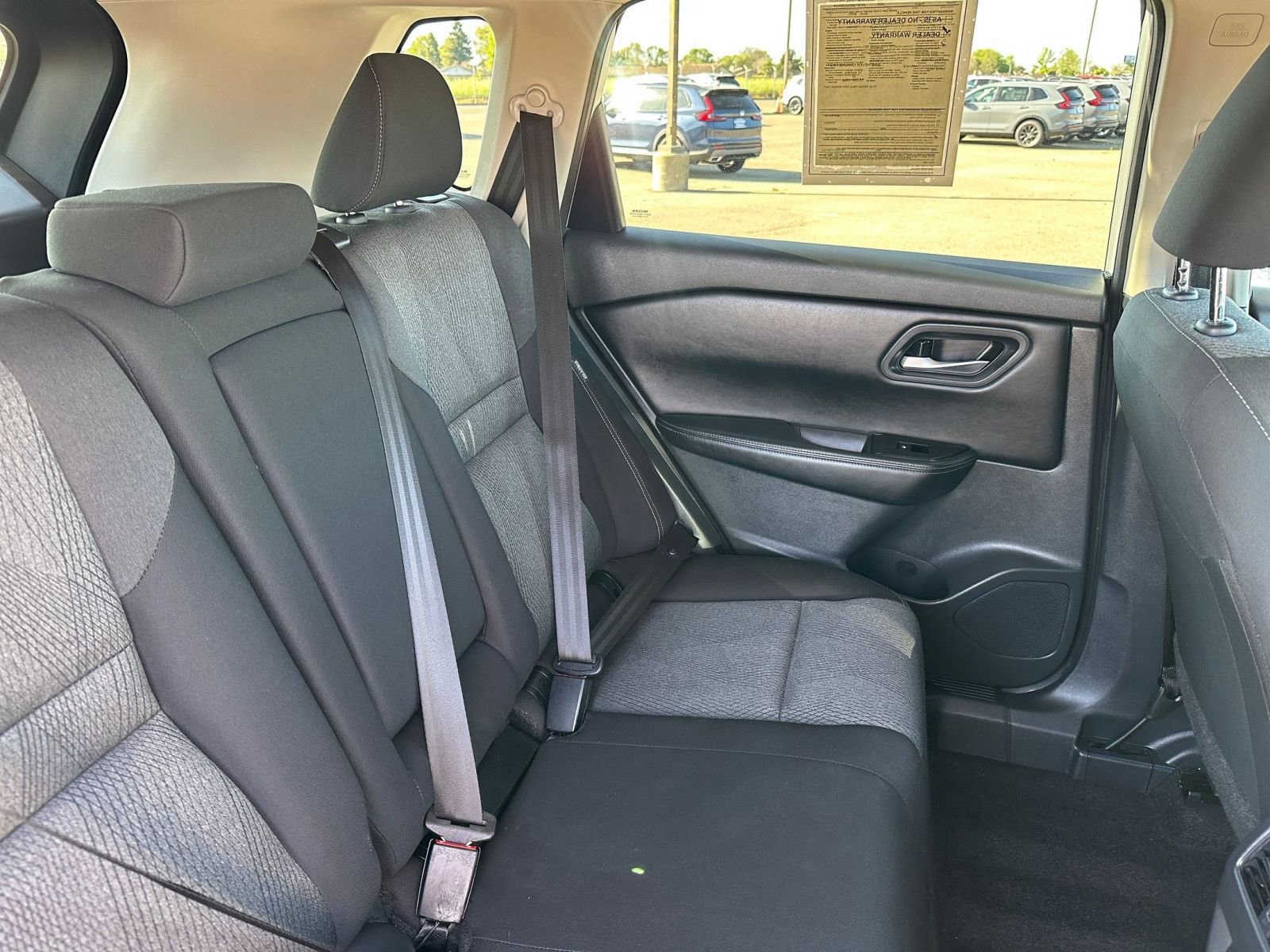 Used 2025 Nissan Rogue SV image 38