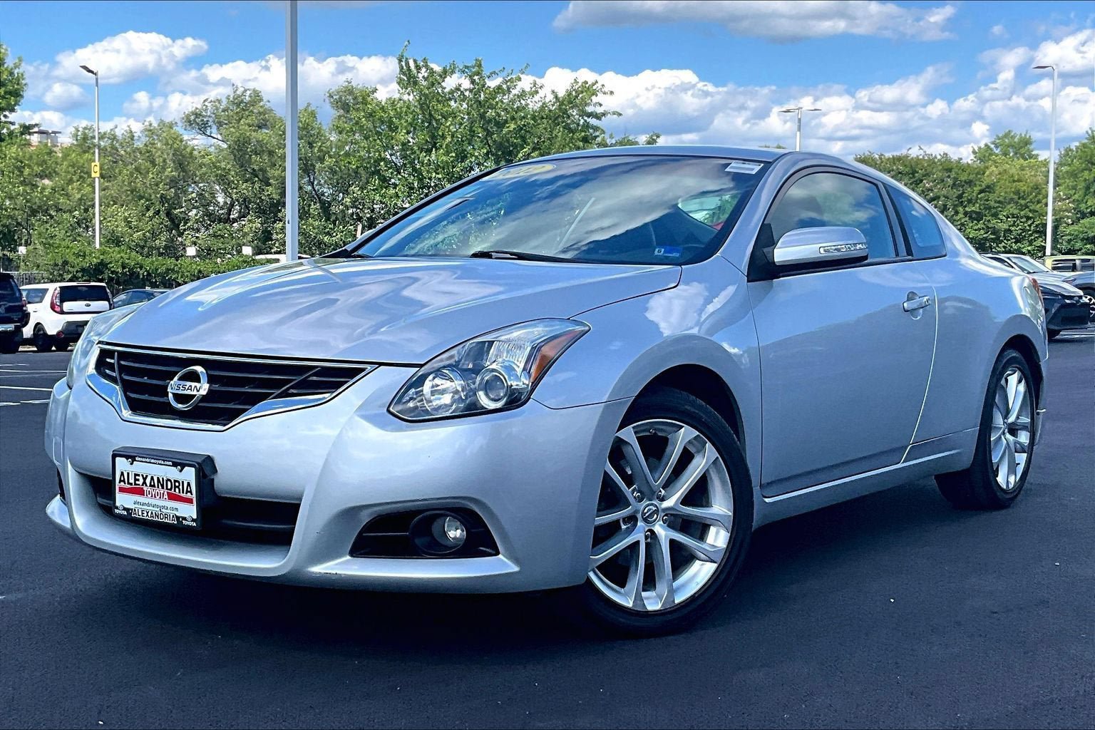 Used 2012 Nissan Altima 3.5 SR w/ 3.5SR Premium Pkg FWD image 1