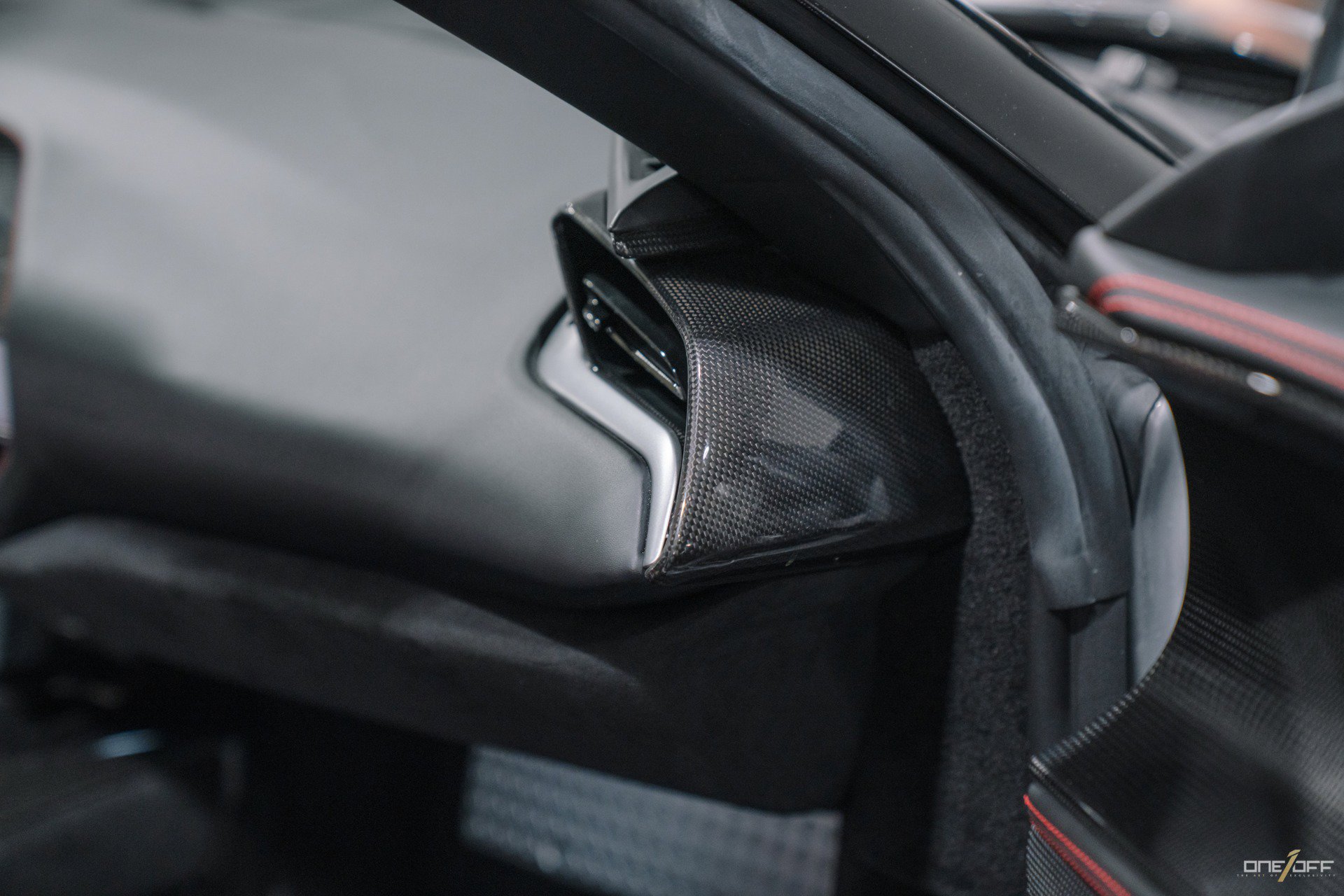 Used 2022 Ferrari SF90 Spider image 34