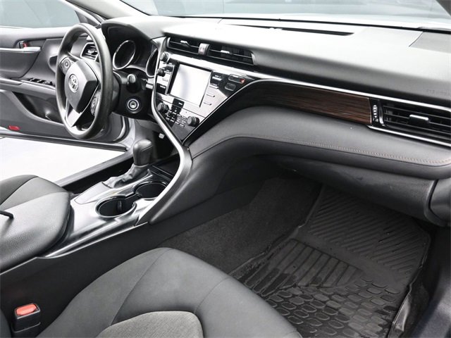 Used 2020 Toyota Camry LE image 17