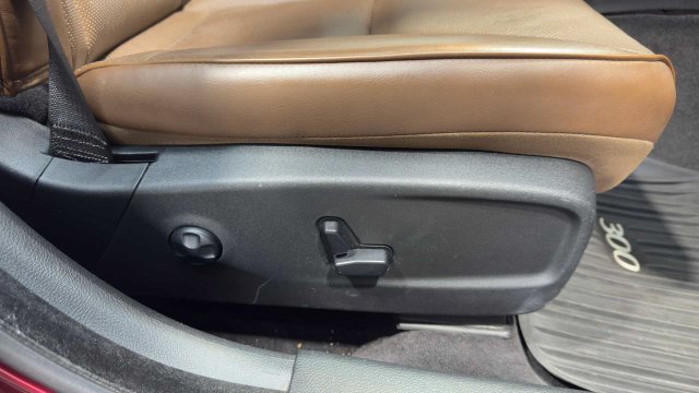 Used 2018 Chrysler 300 Limited w/ Safetytec Plus Group RWD image 13