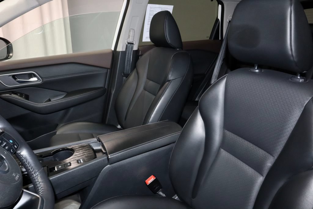 Certified 2021 Nissan Rogue SV w/ Premium Package FWD image 26