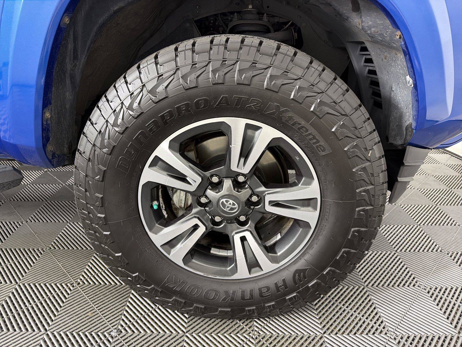 Used 2018 Toyota Tacoma TRD Sport RWD image 10